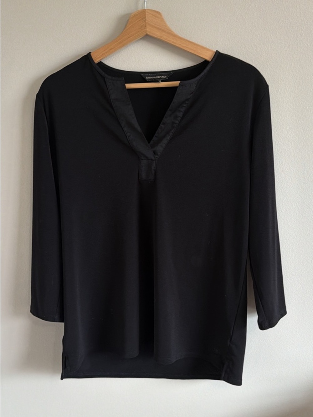 Banana Republic Black Split-Neck Long Sleeve Tunic